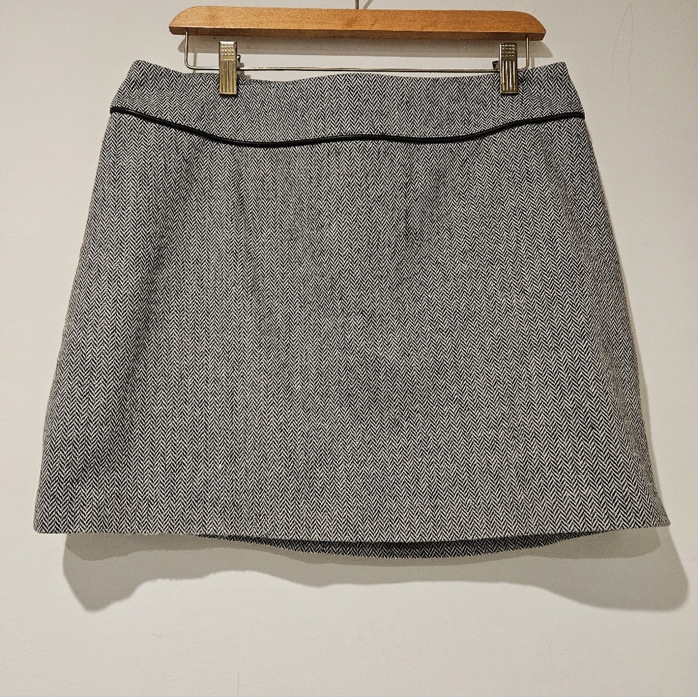 Old Navy Black and White Wool Blend Mini Skirt, Size 12